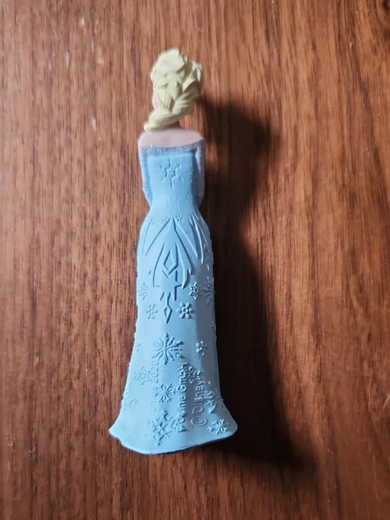 Elsa Tonie - Picture 2 of 3